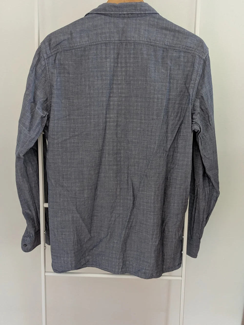 Banana Republic Men's Chambray Button-Down Shirt in Blue Camden Fit M